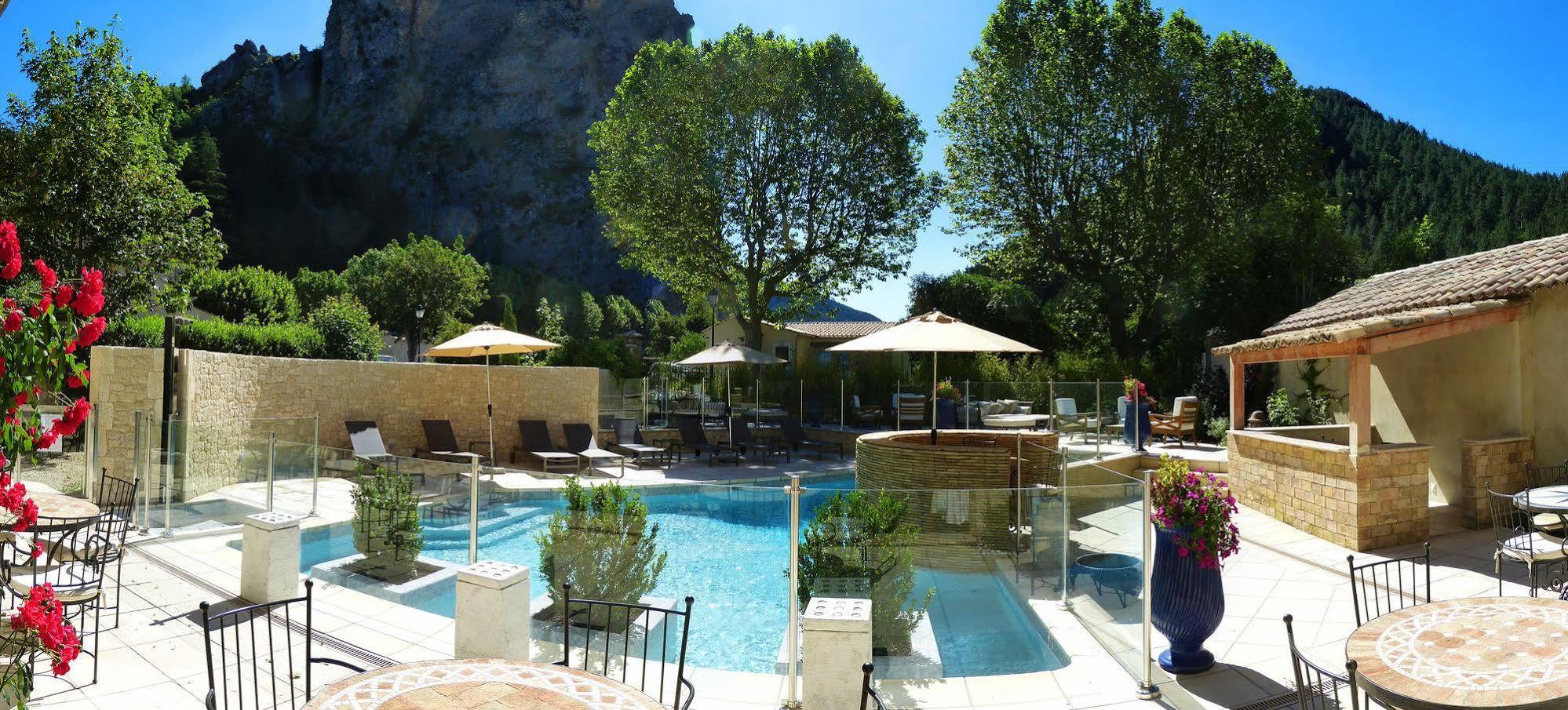 Nouvel Hotel Du Commerce Castellane Exteriör bild